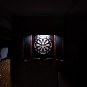 Dulap de darts cu iluminare + cadou - jucării și echipamente pentru copii - accesorii sport - Artynos.ro