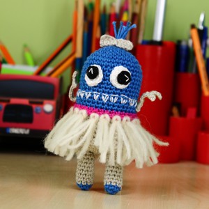 Monstru Monstru, , , Figurina amigurumi crosetata, inalta de 15 cm, realizata din fire de bumbac 100%. Bazat pe modelul ..., ARTYNOS