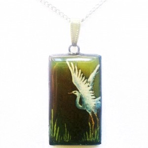 Heron alb pictat manual - pandantiv din sticlă tiffany în formă de pasăre -  - Artynos.ro