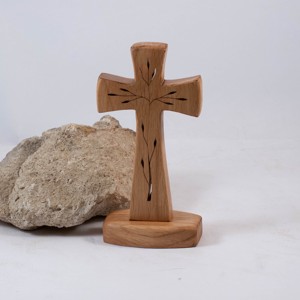 Cruce de lemn pe piedestal cu model, cruce de masa, , , ARTYNOS