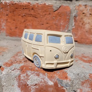 Autobuz din beton bej , suport pentru flori mici cu pictură specială -  - Artynos.ro
