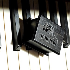 Liszt Ferenc Rapsodia maghiara cutie muzicala pian negru, Casa & Stil de viata, Accesorii pentru decorat casa, Decoratiuni de masa si decoratiuni pentru rafturi , Cutii muzicale, , ARTYNOS