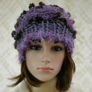 LUCA-SAPI / prună - Șapcă boemă din lână tricotată manual - îmbrăcăminte și modă - eșarfe, pălării, fularuri - căciulă - Artynos.ro