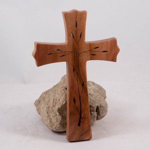 Cruce din lemn modelată, cruce de perete -  - Artynos.ro