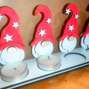 Coroană de Advent cu suport de lumânări din lemn -  - Artynos.ro