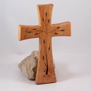 Cruce din lemn modelată, cruce de perete -  - Artynos.ro