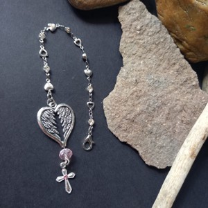 Decoratiune pentru masina in forma de inger cu aripi, sau accesoriu pentru geanta, breloc , , , Un sir de masinute de culoare argintie, cu un ingeras cu aripi la capat, decorat cu o cruciulita mi..., ARTYNOS