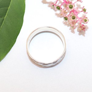 Inel concav din argint, pătrat martelat, mărimea 63 (VHO.28) - bijuterii - inele - inele statement - Artynos.ro Inel concav din argint, pătrat martelat, mărimea 63 (VHO.28) - bijuterii - inele - inele statement - Artynos.ro