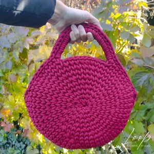 Geantă rotundă croșetată - burgundy - genți și portofele - genți de mână și umăr - genți de mână - Artynos.ro