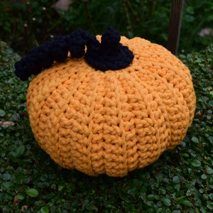 Dovleac mare croșetat (galben-lămâie-negru) pentru Halloween -  - Artynos.ro