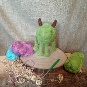 Figura croșetată Monster Inc. - Mike Wazowski - jucării și echipamente pentru copii - jucării și accesorii pentru copii - păpuși de joacă - Artynos.ro