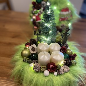 Ușă de Crăciun Grinch și coroană de Advent  -  - Artynos.ro
