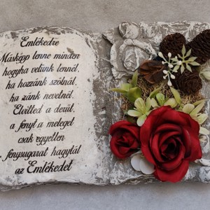 Amintirea ta va ramane pentru totdeauna alaturi de noi � placa comemorativa din beton, decorata cu trandafiri rosii - Artynos.ro