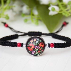 Brățară macramé împletită - Negru cu flori -  - Artynos.ro