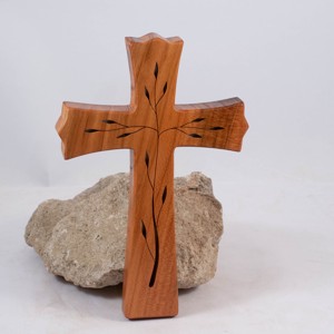 Cruce din lemn modelată, cruce de perete -  - Artynos.ro