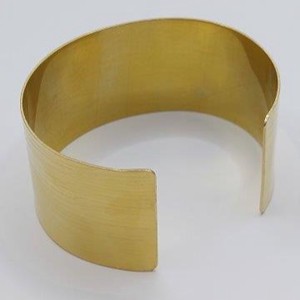 Brățară largă minimalistă din alamă - bijuterii - brățări - brățări din cupru - Artynos.ro