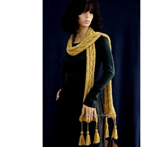 CSINGILINGI - eșarfă tricotată manual din mătase de alpaca cu ciucuri / muștar - îmbrăcăminte și modă - eșarfe, pălării, fularuri - eșarfe - Artynos.ro