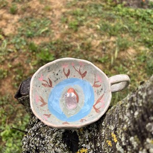 Ceașcă din ceramică cu melc realizată manual - cană unică pictată cu o atmosferă de basm -  - Artynos.ro