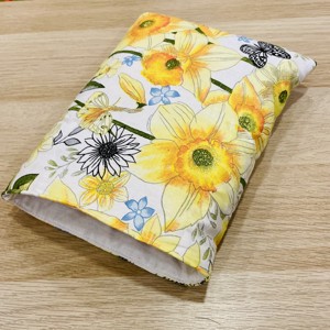 Broșuri îmbrățișabile Narcissus -  - Artynos.ro