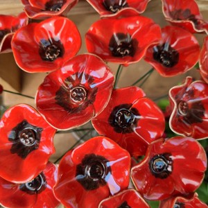 Floare de mac din ceramică realizată manual - casă & stil de viață - decorațiuni de casă - accesorii florale - flori la fir - Artynos.ro