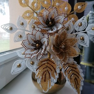 Compoziție de flori din perle - casă & stil de viață - accesorii pentru decorat casa - suport de flori - buchete de flori - Artynos.ro