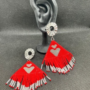 Cercei inima rosii - bijuterii - cercei - cercei din mărgele - Artynos.ro