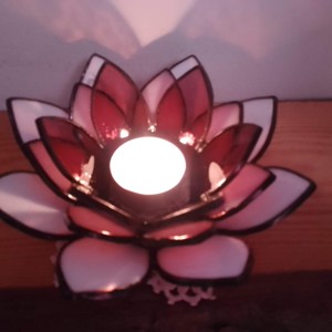 Suport pentru lumânare Tiffany în formă de floare de LOTUS, cadou spiritual. - casă & stil de viață - lumânări, parfumuri, arome - suport lumânări - Artynos.ro
