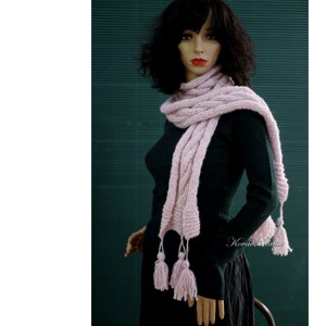 CSINGILINGI - eșarfă tricotată manual din alpaca cu ciucuri / roz - îmbrăcăminte și modă - eșarfe, pălării, fularuri - eșarfe - Artynos.ro