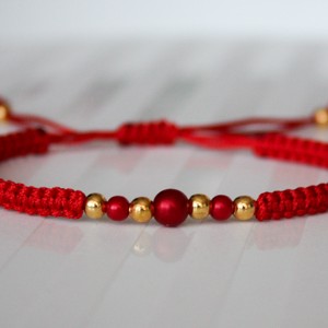 Brățară macramé împletită - Mărgele roșu/galben -  - Artynos.ro