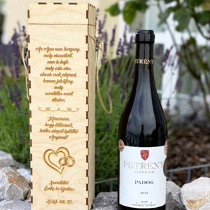 Cutie de vin pentru salutul parintilor la nunta - cu text personalizat - Artynos.ro