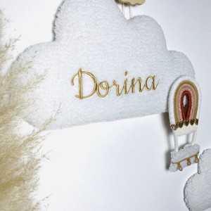 Decor de perete personalizat cu nori de miel brodați și balon cu aer cald macramé - două dimensiuni -  - Artynos.ro