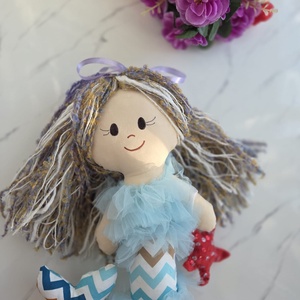 Papusa Maya- Sirena din Colectia marina, Jucarii si echipamente pentru copii, Jucarii si accesorii pentru copii, Papusi de joaca, Cusatura, Papusa este confectionata din bumbac, umpluta cu superball hipoelergenica, cu par din fire in doua ..., ARTYNOS