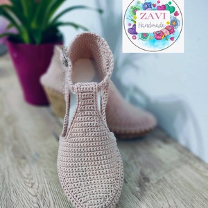 Sandale crosetate , Imbracaminte si moda, Pantofi, papuci, sosete, Sandale, Crosetat, Sandale crosetate din fir poliamida si talpa foarte usoara. Se pot realiza si pe alte culori/ model..., ARTYNOS