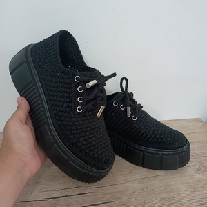 Teniși croșetați  - îmbrăcăminte și modă - pantofi, papuci, șosete - încălzitor picioare - Artynos.ro