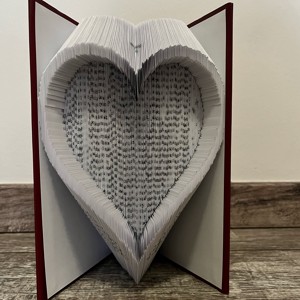 Sculptura carte inima, Casa & Stil de viata, Accesorii pentru decorat casa, Decoratiuni de masa si decoratiuni pentru rafturi , Sculptura de carte, carte pliata, , ARTYNOS