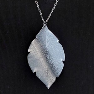 Colier LEVEL cu design minimalist din aluminiu lucios și ușor -  - Artynos.ro Colier LEVEL cu design minimalist din aluminiu lucios și ușor -  - Artynos.ro