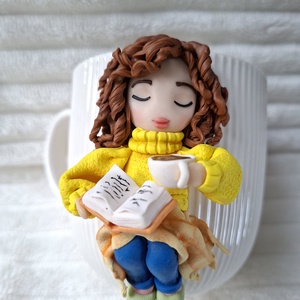Cana decorata manual cu figurina - Artynos.ro