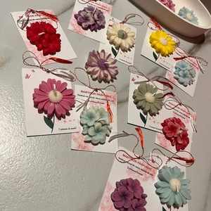 Martisor Margareta Parfumata - Lumanare din Ceara de Soia, Handmade, Personalizabil - Artynos.ro