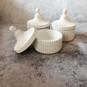 Recipient Artizanal din Ceramică cu Capac � Suport Bijuterii sau Bază Lumânare - casă & stil de viață - organizare & depozitare - cutie depozitare - Artynos.ro