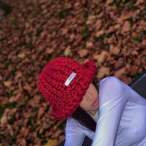 Palarie Scarlet Bucket  - îmbrăcăminte și modă - eșarfe, pălării, fularuri - căciulă - Artynos.ro
