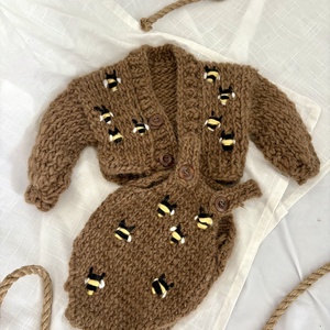 Set Pulover si Body Baby Bee Maro - îmbrăcăminte și modă - haine bebeluși și copii - pulover și cardigan copii - Artynos.ro