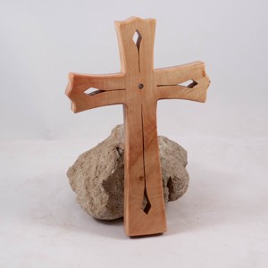 Cruce din lemn modelată, cruce de perete -  - Artynos.ro