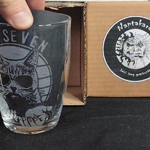 Cana cu șase sau șapte pisici  -  - Artynos.ro