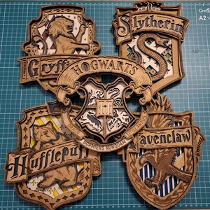 Harry Potter  Decor de perete cu blazon, Casa & Stil de viata, Accesorii pentru decorat casa, Ornamente, Obiecte pictate, ARTYNOS