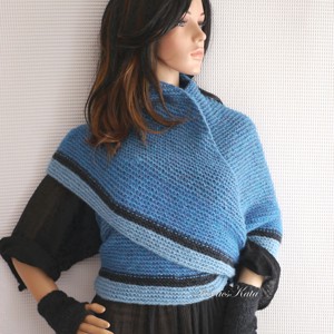 CLAIRE - sal exclusiv tricotat manual / albastru paun, Imbracaminte si moda, Esarfe, palarii, fularuri, Saluri, Impletitura, ARTYNOS