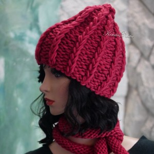 ETA CHUNKY - sapca super-subtire tricotata manual / rosu vin, Imbracaminte si moda, Esarfe, palarii, fularuri, Caciula, , ARTYNOS