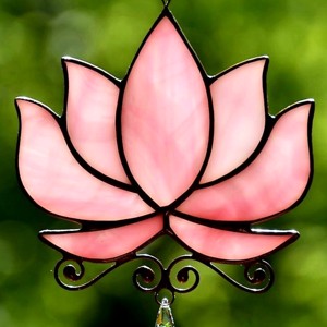 Trandafir lotus cu cristal in fereastra, , , ARTYNOS