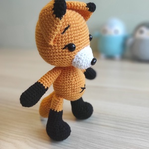 Vulpe croșetată - jucării și echipamente pentru copii - plușuri - personaje de basm din pluș - Artynos.ro