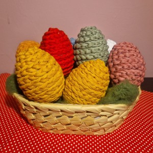 Ouă de Paște croșetate - decor de sărbători - decorațiuni de paște - ouă decorative - Artynos.ro