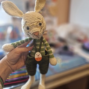 Iepuraș croșetat - jucării și echipamente pentru copii - plușuri - iepure de pluș - Artynos.ro
